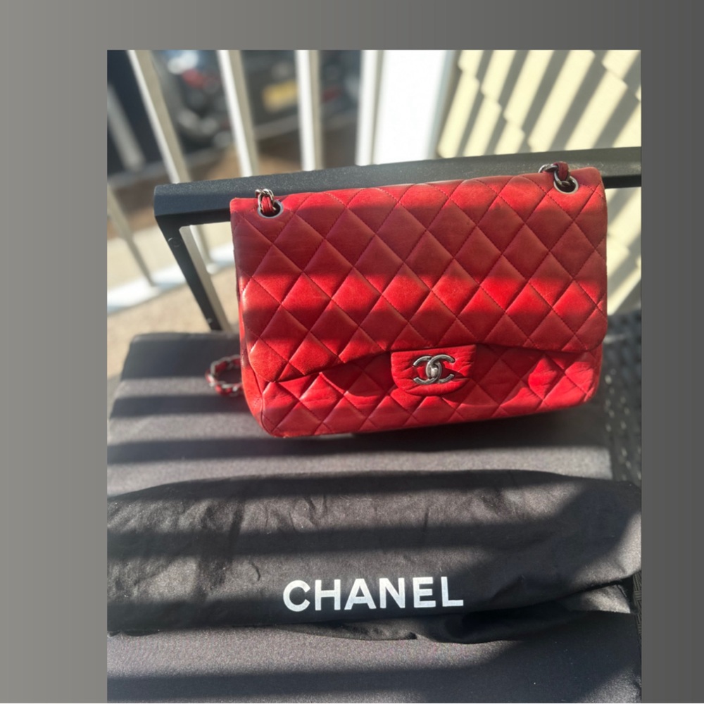 Authentic Chanel Jumbo Bag